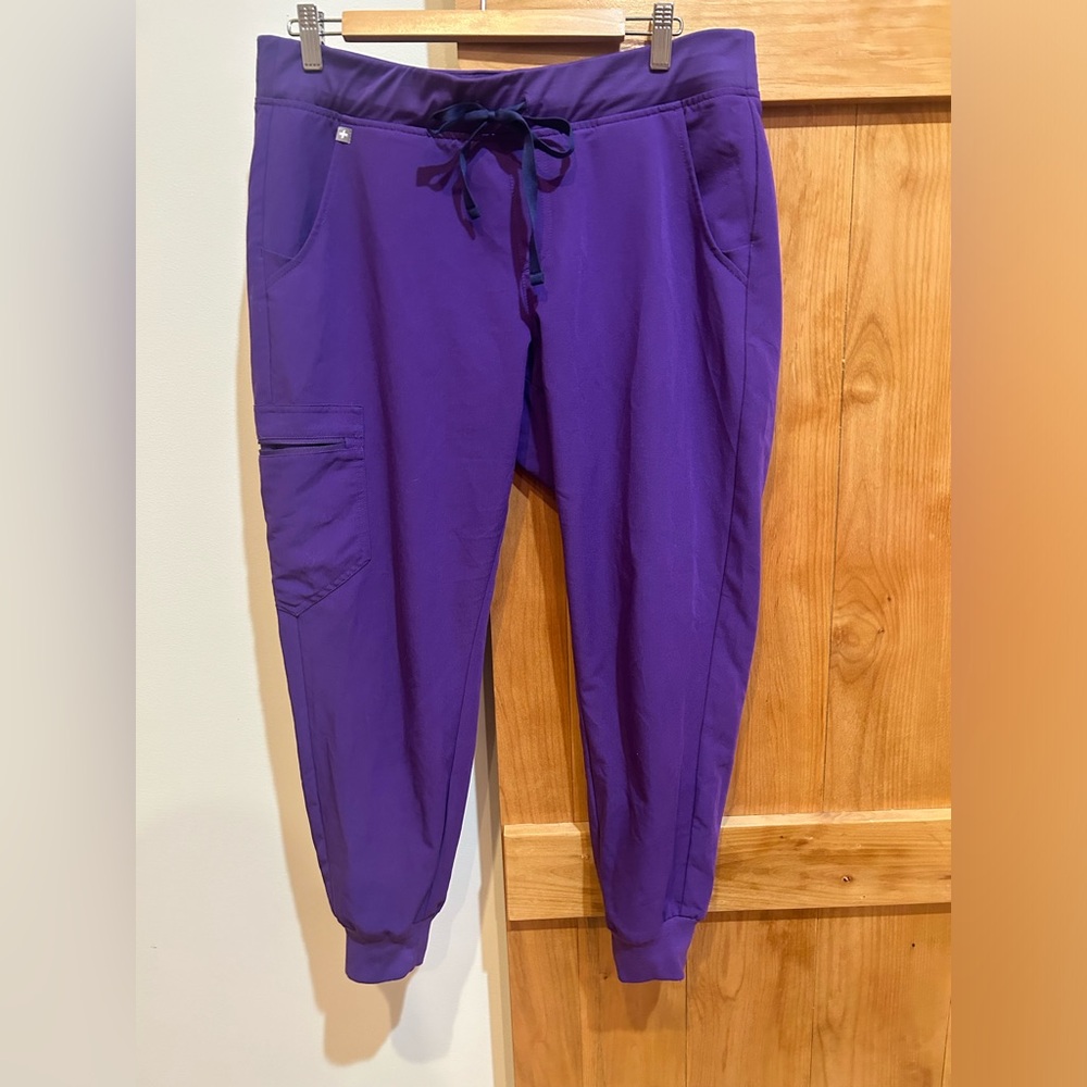 Digital Grape Figs Zamora scrub pants